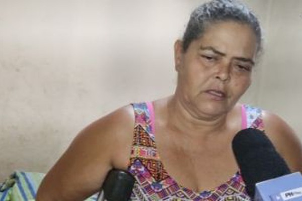 Mãe pede socorro e busca por ajuda e tratamento da filha que está acamada em Patos de Minas