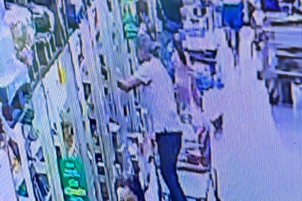 Homem de 53 anos é preso por furto de sucos e ketchup em hipermercado de Patos de Minas