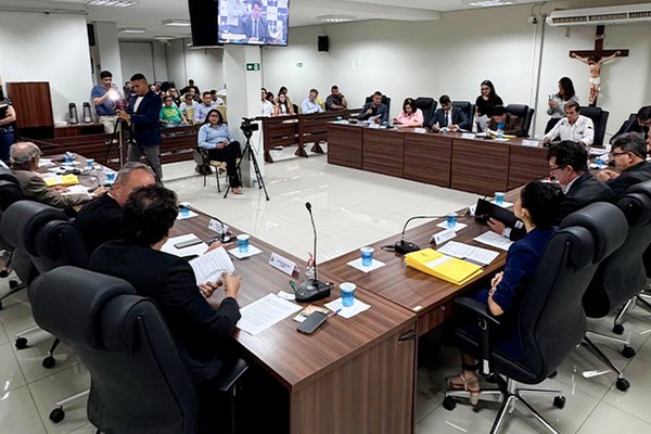 Vereadores voltam atrás e Presidente da Câmara arquiva pedido de CPI da Saúde