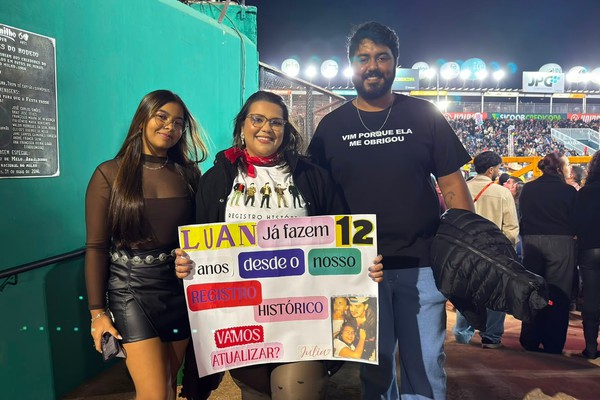 Fã há mais de 16 anos vai tentar a sorte pra renovar a foto com Luan Santana; veja ao vivo