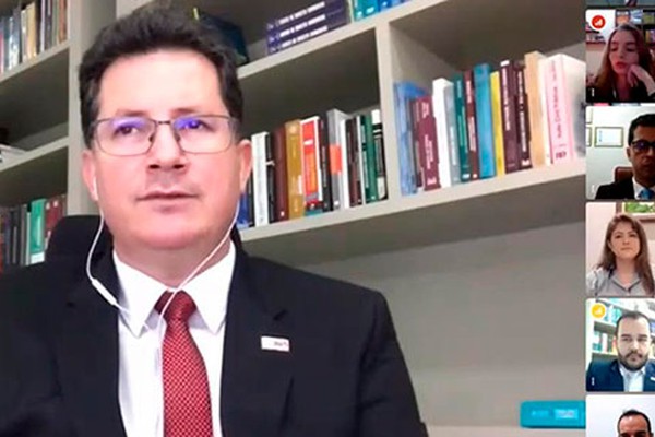 OAB de Patos de Minas promove solenidade virtual de entrega de carteiras a novos advogados