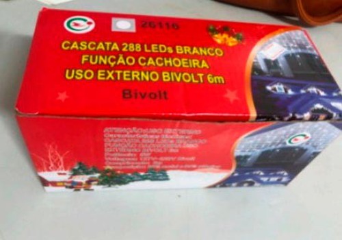 Casal de comerciantes é preso em flagrante por furtar pisca-pisca de loja no Centro de Patos de Minas