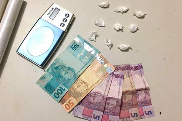 Polícia Civil apreende porções de cocaína em casa no Nova Floresta e prende jovem de 19 anos