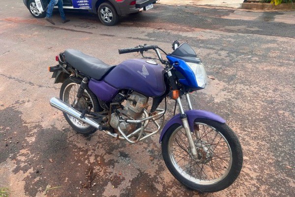 PM desvenda furtos de motos e leva três para a delegacia, incluindo garoto de 13 anos
