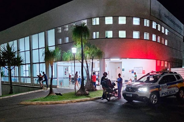 Mulher diz que perdeu o controle ao encontrar o companheiro em atos libidinosos com outro homem em Patos de Minas