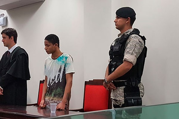 Acusado de matar desafeto com dezenas de facadas em São Gonçalo é condenado a 7 anos e 6 meses