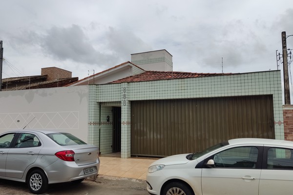 Casa de Semiliberdade é inaugurada em Patos de Minas; local deverá abrigar até vinte adolescentes infratores