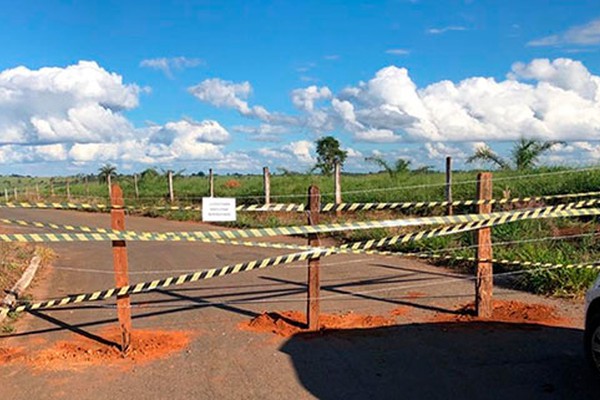 PM e Prefeitura fazem barreira sanitária e fecham entradas para prevenir Coronavírus em Matutina