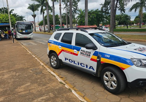 Mulher é agredida com paulada na cabeça na Rodoviária de Patos de Minas; autor fugiu