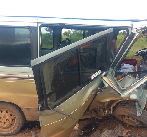 Três pessoas morrem em grave acidente entre Van e veículo de passeio na BR 354