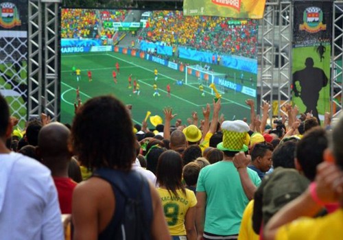 Procon de Patos de Minas alerta: cobrança para assistir a jogos em bares é prática abusiva
