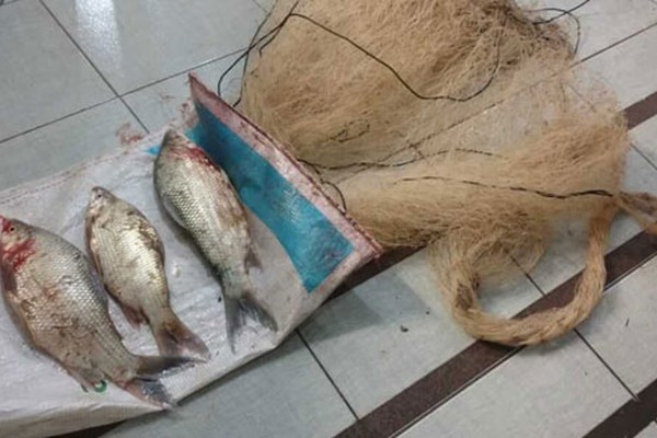 PM Ambiental flagra pescador no Rio da Prata, apreende peixes e alerta sobre o período da piracema 