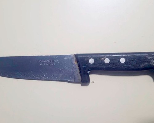 Garota esfaqueia padrasto ao tentar defender mãe durante briga familiar em Patos de Minas