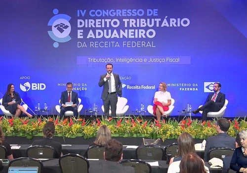 Durigan defende Receita como plataforma de inteligência do Estado