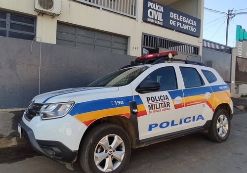 Homem ameaça gari com facão e resiste violentamente à prisão em Patos de Minas