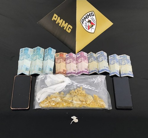 Com apoio de cão farejador, Policia Militar apreende grande quantidade de droga em Rio Paranaíba