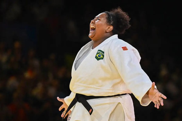 Judoca Beatriz Souza conquista o primeiro ouro brasileiro em Paris