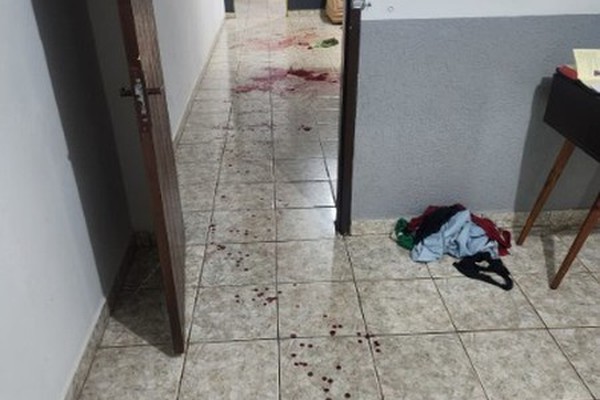 Mulher tentou matar namorada com facada no pescoço por ciúmes em Rio Paranaíba, conclui PC