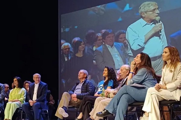 Ato em SP condena anistia e defende democracia e soberania nacional