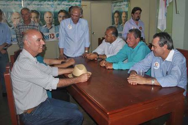Candidato a vice-governador faz campanha em cidades do Alto Paranaíba e Noroeste