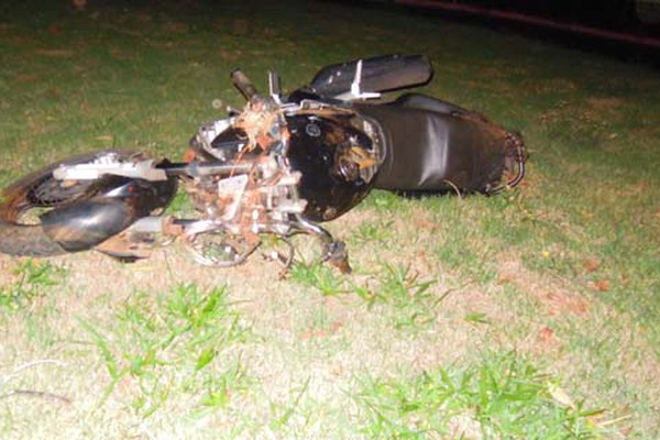 Motociclista perde o controle no trevo da avenida Marabá com a MGC 354 e morre no local