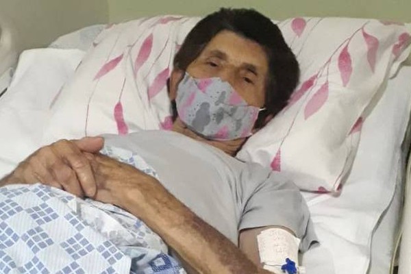 Senhora de 85 anos está há uma semana na UPA aguardando cirurgia no Hospital Regional