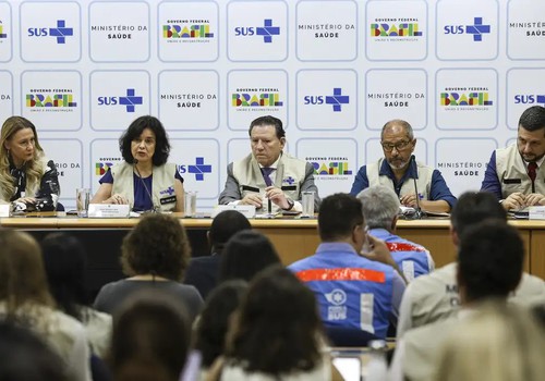 Governo lança ações para se antecipar a período de alta da dengue