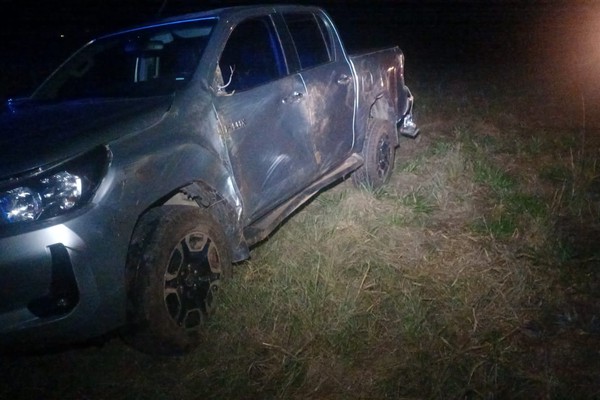 Jovem é preso por clonagem de veículo após capotar caminhonete em trevo da BR-146, em Serra do Salitre