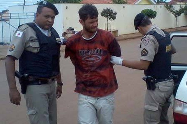 Homem solto depois de ser flagrado por câmera continua agindo e é preso de novo