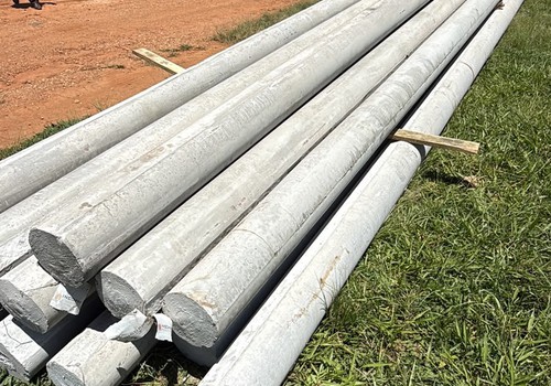 Após anos com energia improvisada, moradores começam a receber rede regularizada em distrito de Patos de Minas