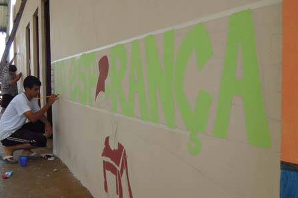 Projeto Valorize Seu Bairro aposta no grafite para evitar pichações em prédios públicos
