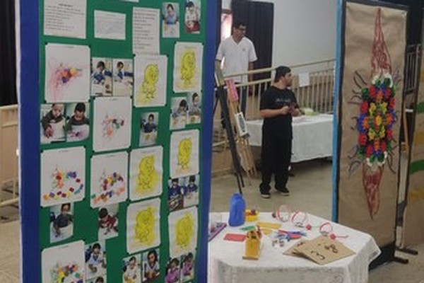 Apae de Patos de Minas vai promover mostra de arte com trabalhos feitos pelos alunos