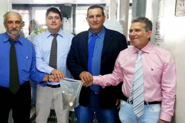 Vereadores denunciam superfaturamento da Prefeitura de Presidente Olegário na compra de mandioca e outros produtos
