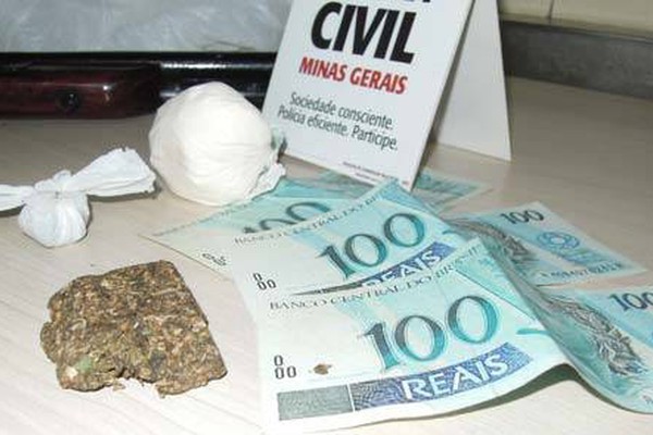 Polícia Civil prende dupla com grande quantidade de cocaína no Alto Caiçaras