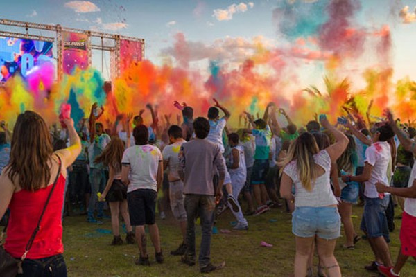 Festival Colours está de volta em 2016 e promete ainda mais diversão em Patos de Minas