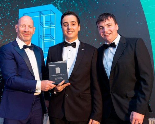 Criador de sistema inovador de encaixotamento de ovos, ex-aluno do Unipam é premiado na Irlanda