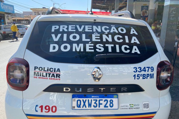 Homem se revolta e se arma com faca após encontrar ex deitada com outro