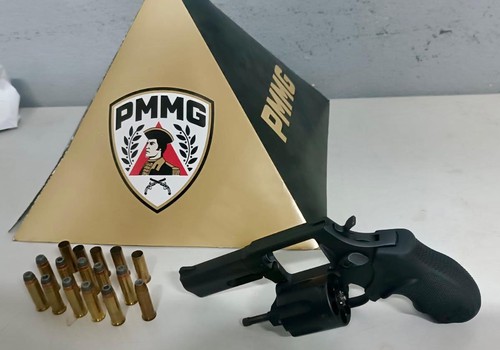 Homem embriagado é preso após efetuar tiros para o alto e resistir à prisão em Patos de Minas