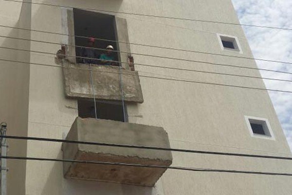 Servente morre e pedreiro fica ferido em desabamento de sacada de prédio em Patos de Minas