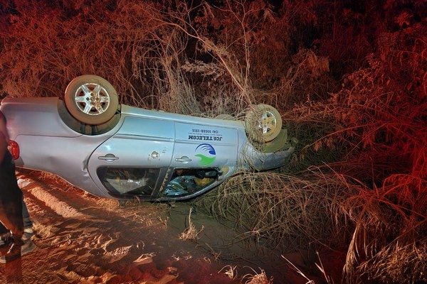 Líder comunitário é socorrido inconsciente após capotar carro na estrada de Alagoas