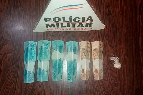 Após denúncia, passageiro de mototáxi é preso com porção de cocaína em Coromandel 