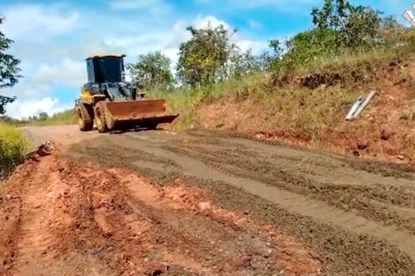 Após reportagem do Patos Hoje, atoleiro em estrada de Varjão de Minas recebe reparação