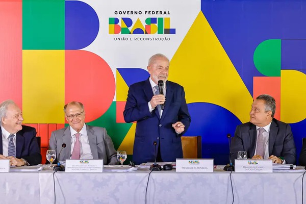 Prioridade do governo em 2025 é baratear os alimentos, diz Lula