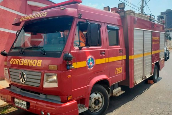 Fumaça em apartamento no 10º andar mobiliza Corpo de Bombeiros em Patos de Minas