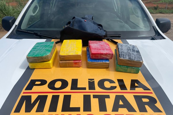 Homem é preso transportando drogas dentro de mochila durante viagem de ônibus, em Patrocínio