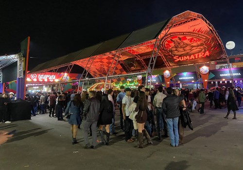 Vila Unipam mostra que é o point dos jovens e fica lotada na Fenamilho 2026