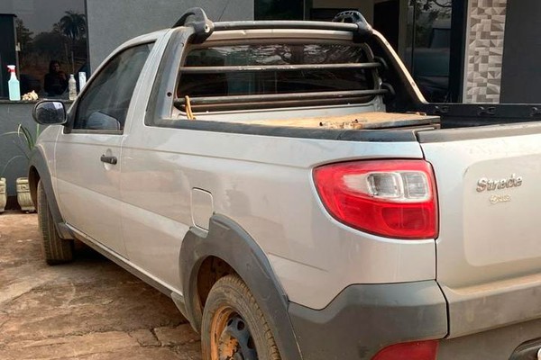 Homem é preso em flagrante após polícia encontrar veículo furtado em rua de Patos de Minas