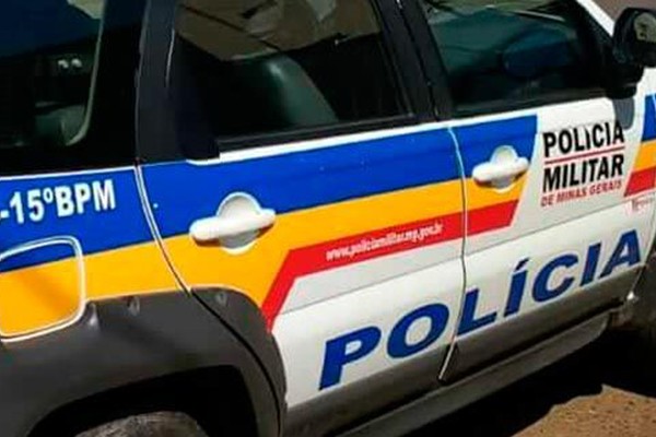 PM prende mulher que surtou e quebrou vidros de sala na rodoviária de Patrocínio