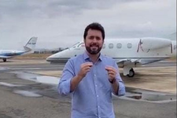 Prefeito anuncia que Patos de Minas voltará a ter voos regulares para Belo Horizonte