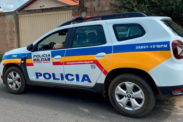 Mulher mente que teve o celular roubado, mobiliza a Polícia Militar e vai parar na Delegacia